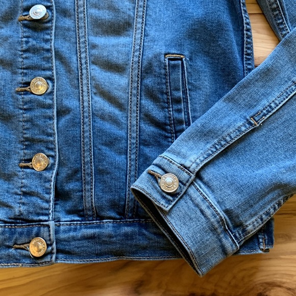 Jean Jacket. - Picture 5 of 10